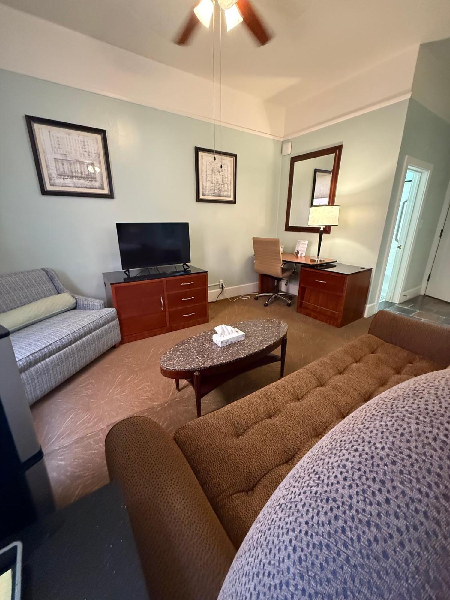 Hotel The Gadsden 3*